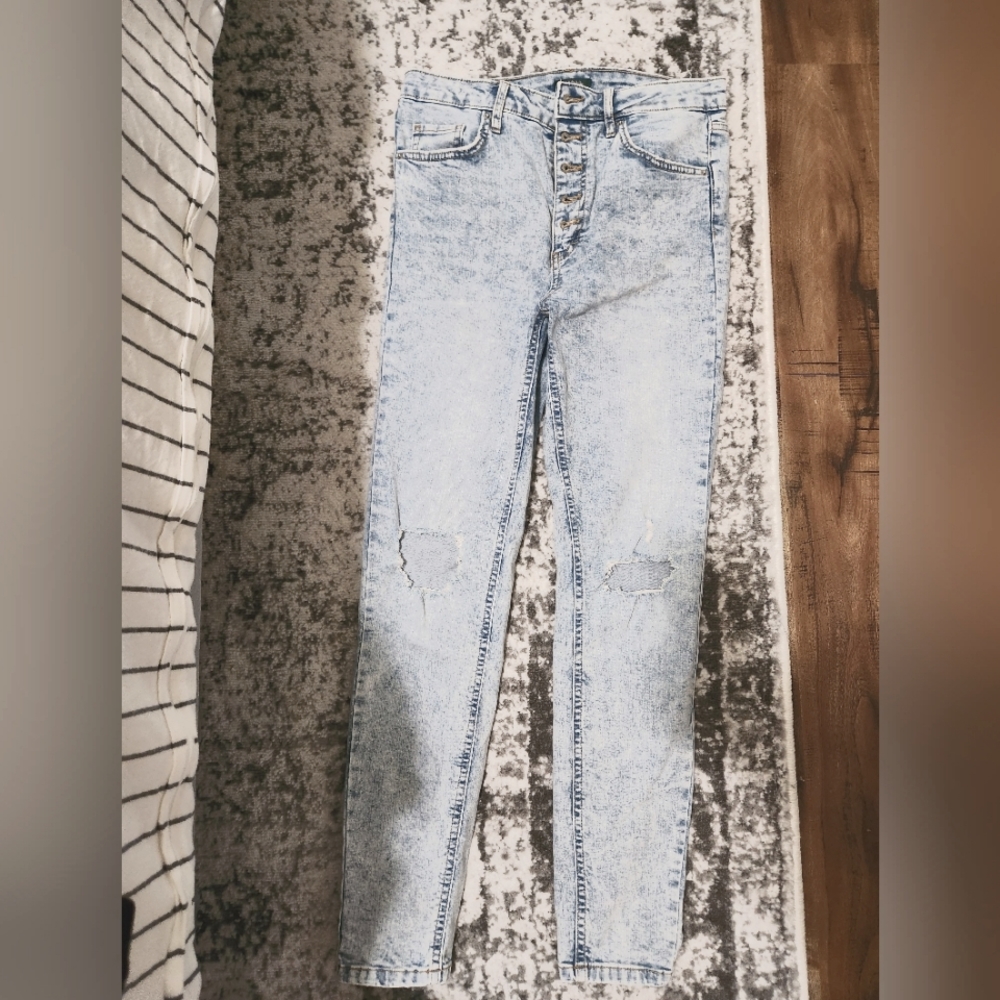 Womens super-high rise distressed skinny jeans